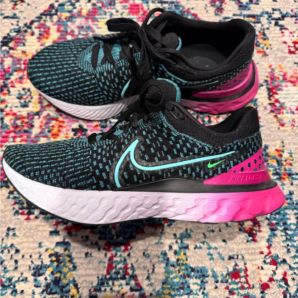 Women’s Nike running shoes size 9